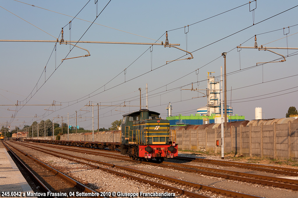 Treno Trenitalia con Locomotiva Diesel Manovra 245.6042 Foto Giuseppe Francabandiera