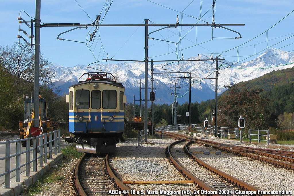 Treno Vigezzina SSIF con Elettromotrice ABDe 4/4 18 Foto Giuseppe Francabandiera