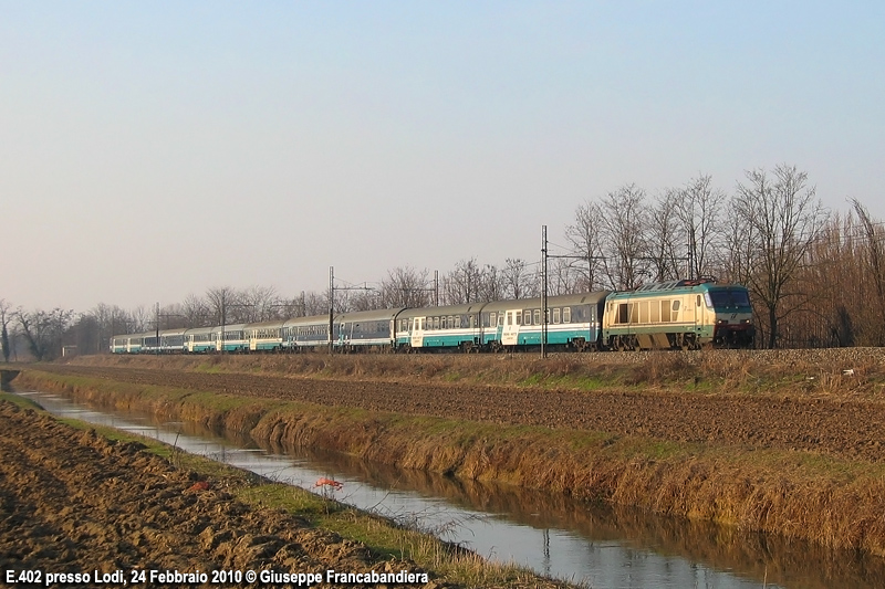 Treno InterCity Notte ICN Trenitalia con Locomotiva Elettrica E402A Foto Giuseppe Francabandiera