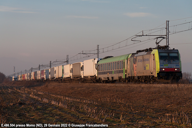 Treno Merci BLS Cargo con Locomotiva Elettrica E486.504 Foto Giuseppe Francabandiera