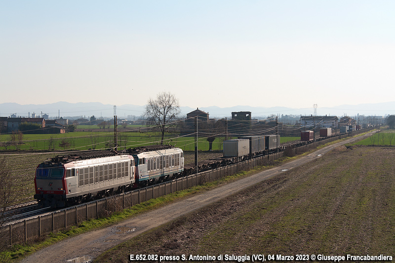 Treno Merci Mercitalia MIR con Locomotiva Elettrica Foto Giuseppe Francabandiera