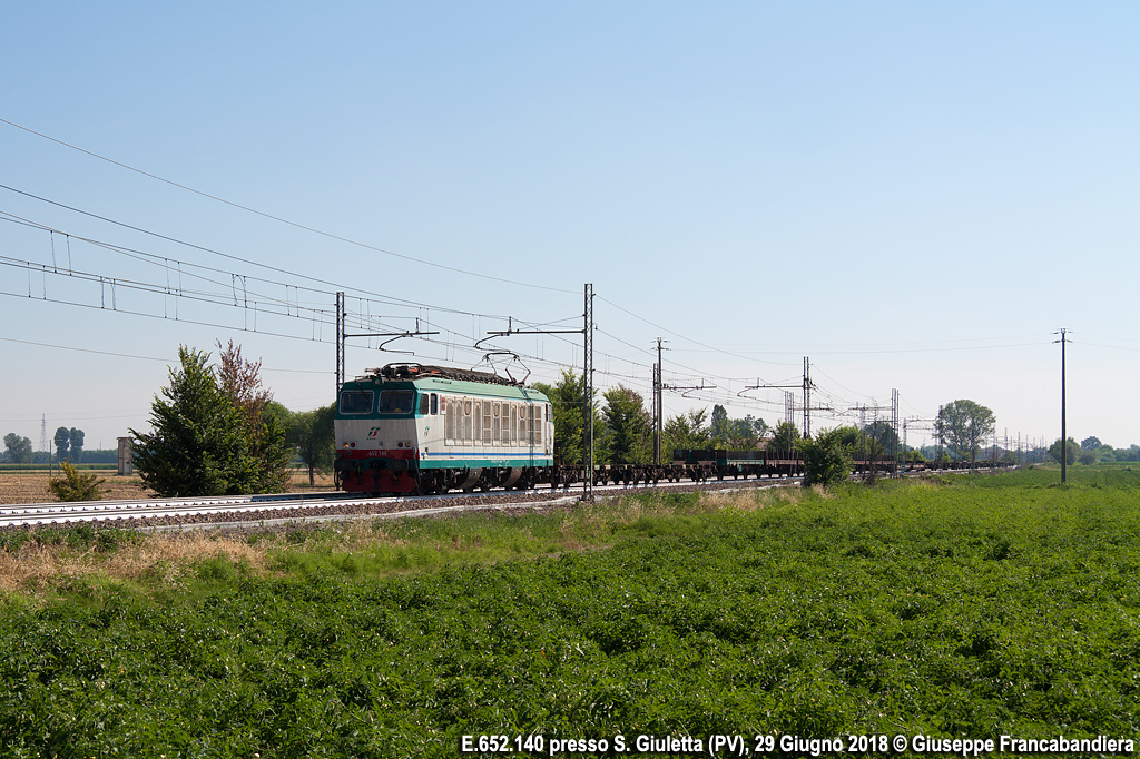 Treno Merci Mercitalia Rail con Locomotiva Elettrica E652.140 Foto Giuseppe Francabandiera