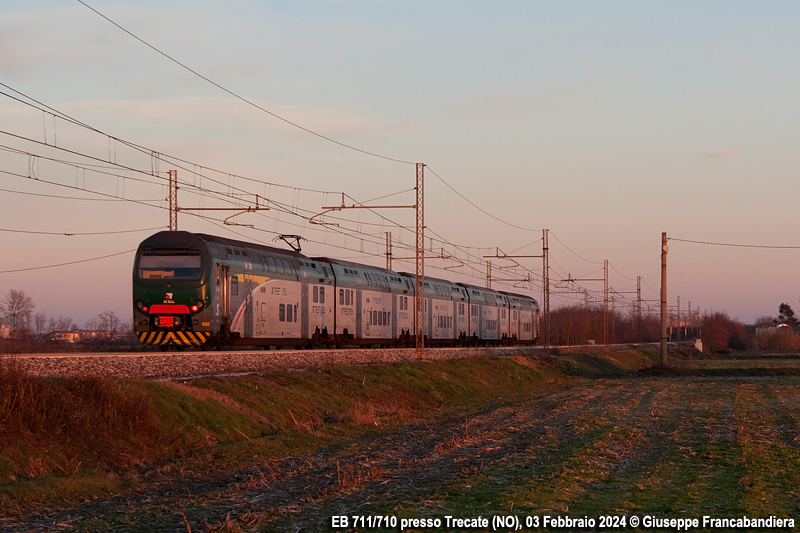 Treno Suburbano Trenord con Elettrotreno EB 711/710 TSR Foto Giuseppe Francabandiera