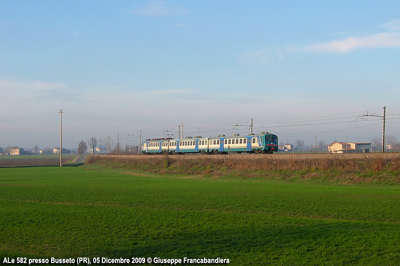 Treno Regionale Trenitalia con Elettromotrice ALe 582 Foto Giuseppe Francabandiera