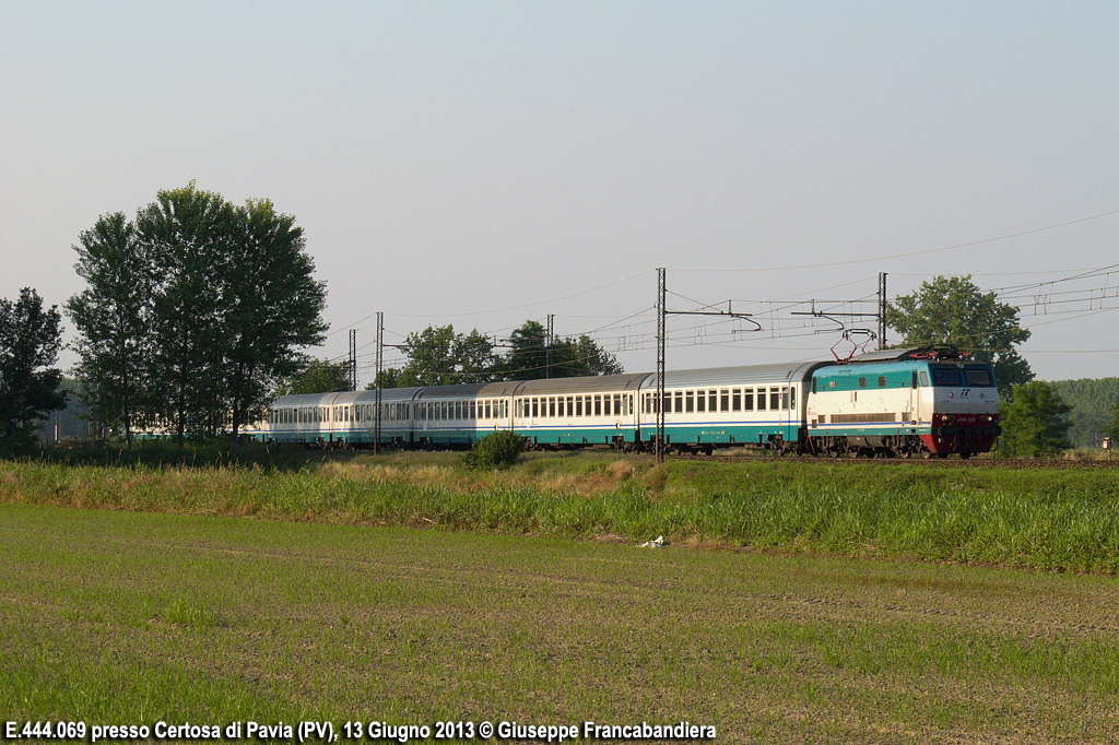 Treno Intercity Trenitalia con Locomotiva Elettrica E.444.069 Foto Giuseppe Francabandiera