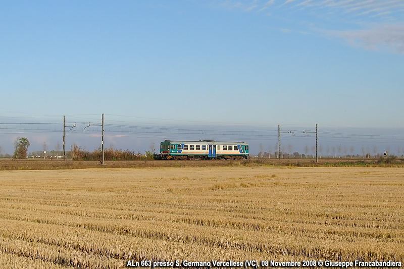 Treno Regionale Trenitalia con Automotrice Diesel ALn 663 Foto Giuseppe Francabandiera