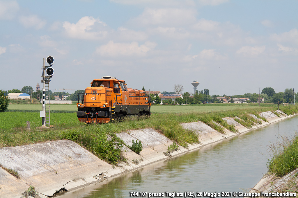 Locomotiva Diesel Elettrica Dinazzano Po DP 744.107 Foto Giuseppe Francabandiera