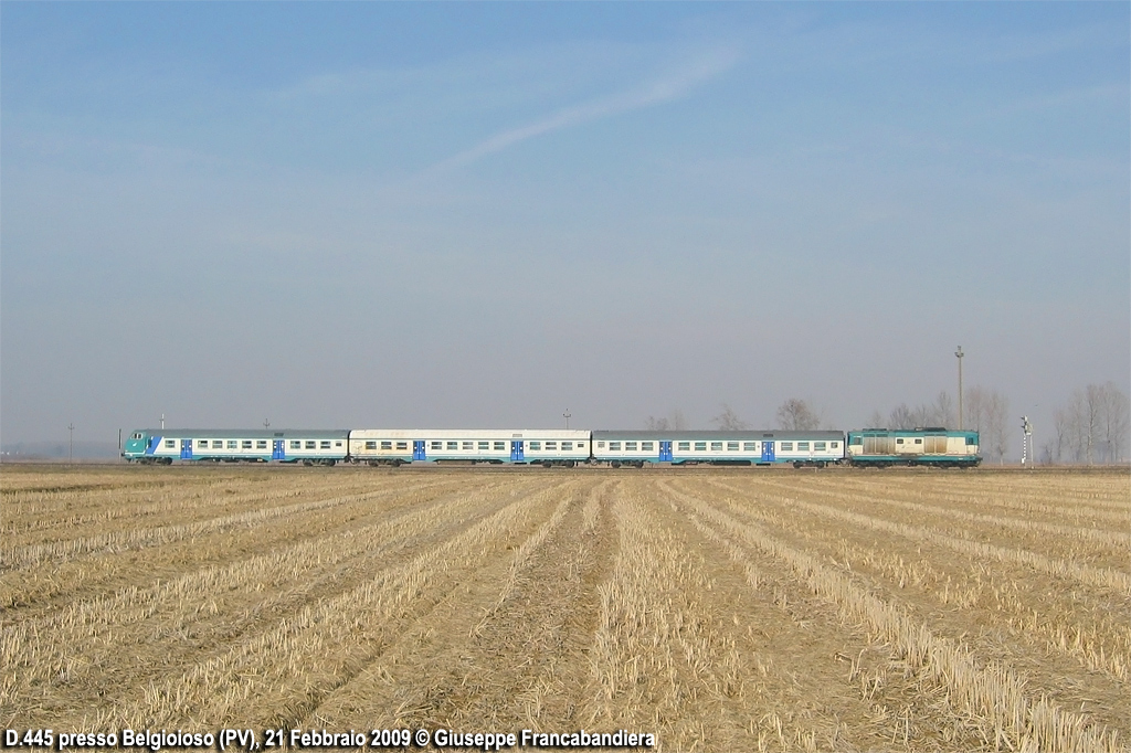 Treno Regionale Trenitalia con Locomotiva Diesel D445 Foto Giuseppe Francabandiera