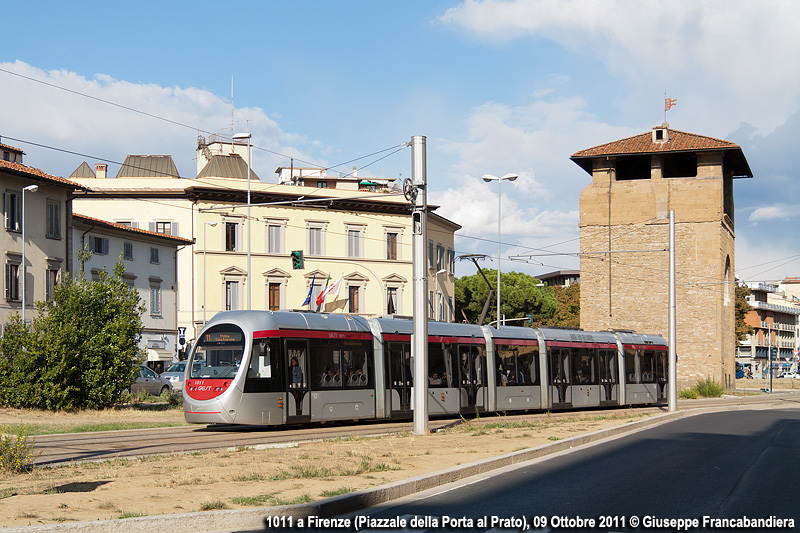 Tram GEST Firenze con Veicolo Sirio 1011 Foto Giuseppe Francabandiera